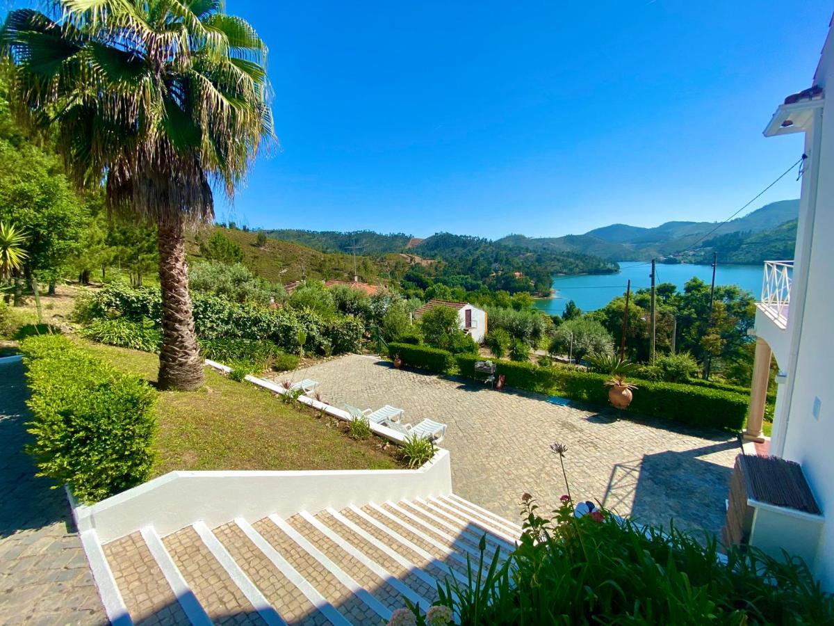 Lakeside Rest Holiday home